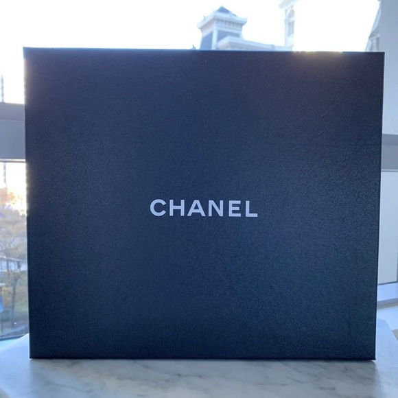 Authentic Chanel Black Leather Combat Boots with Pearl Detailing, Size 41 - Picture 5 of 8